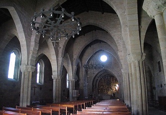 Interior de la Iglesia Santa María de Baiona
